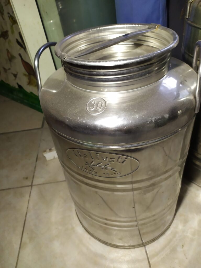 CONTENITORE PER OLIO ACCIAIO INOX 2