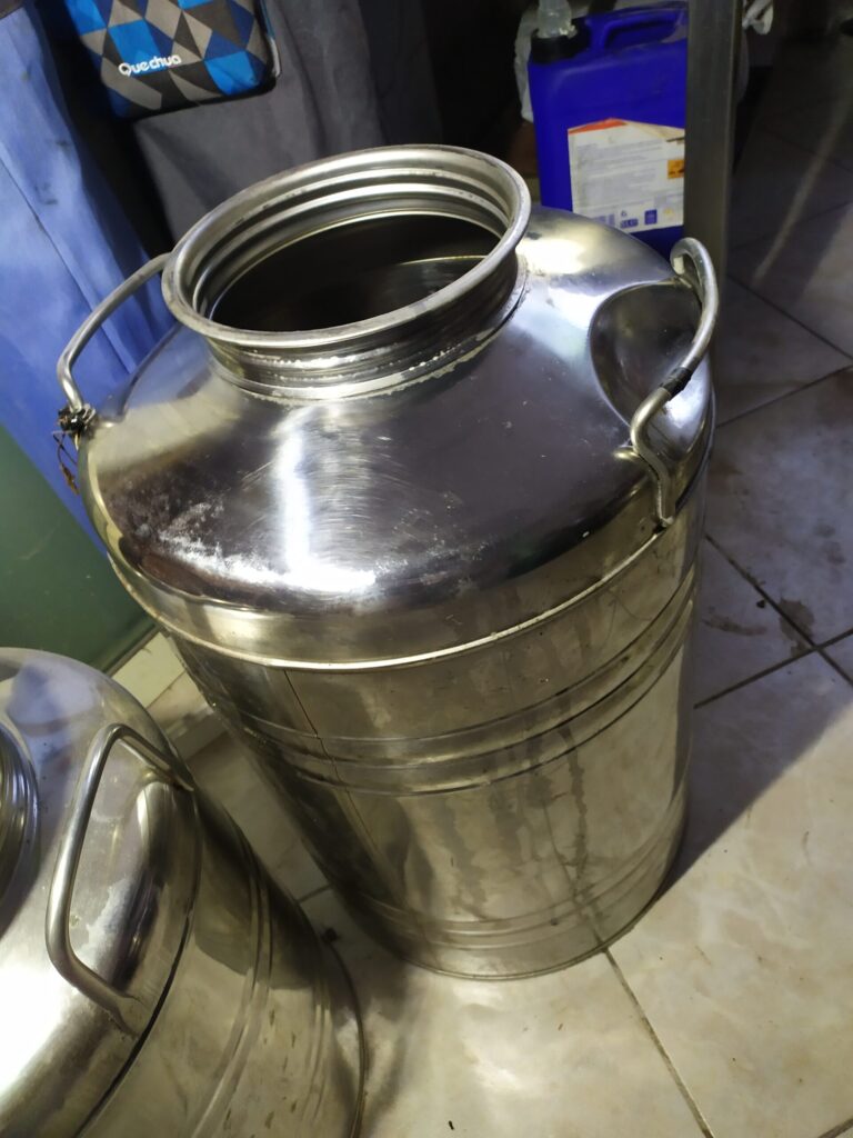 CONTENITORE PER OLIO ACCIAIO INOX 3