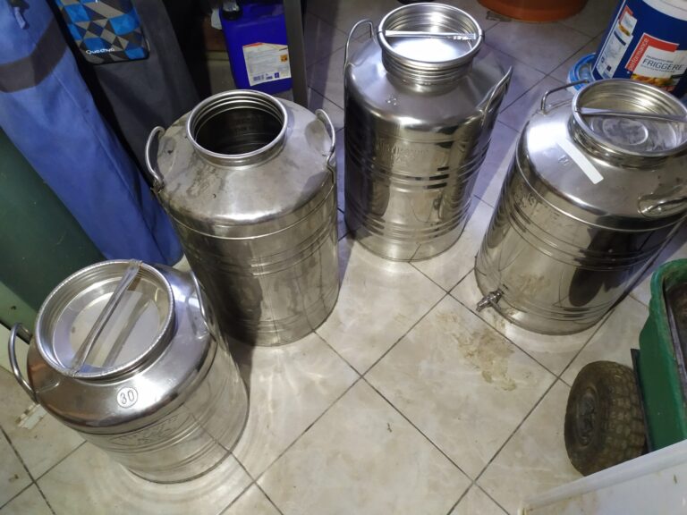 CONTENITORE PER OLIO ACCIAIO INOX