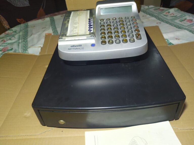 REGISTRATORE DI CASSA OLIVETTI NETTUNA 200 4
